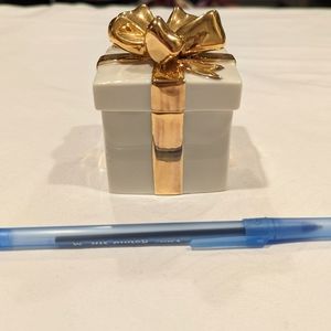 Vintage Fine Porcelain Present Box